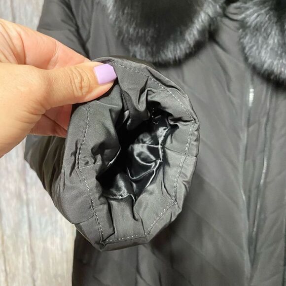 Steve Madden Solid Color Regular Black winter Coat with attached black real fox - Picture 5 of 11